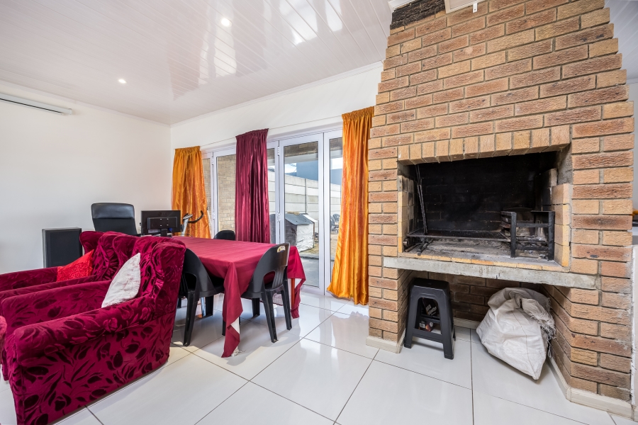 3 Bedroom Property for Sale in Aurora Western Cape